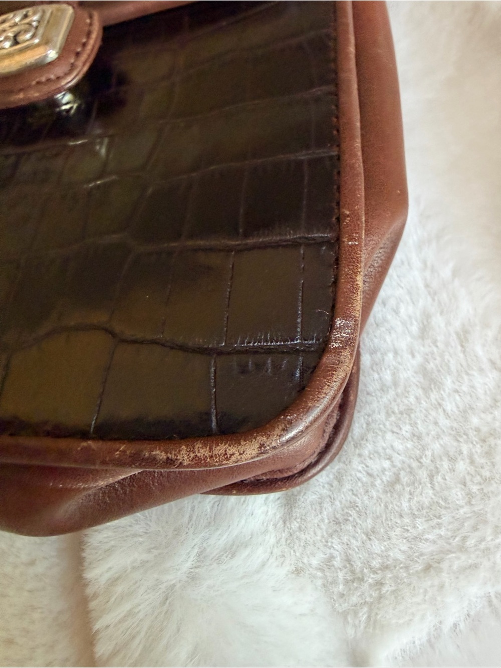 Brighton Classic Croc-Embossed Brown Leather Crossbody Bag - Picture 9 of 9